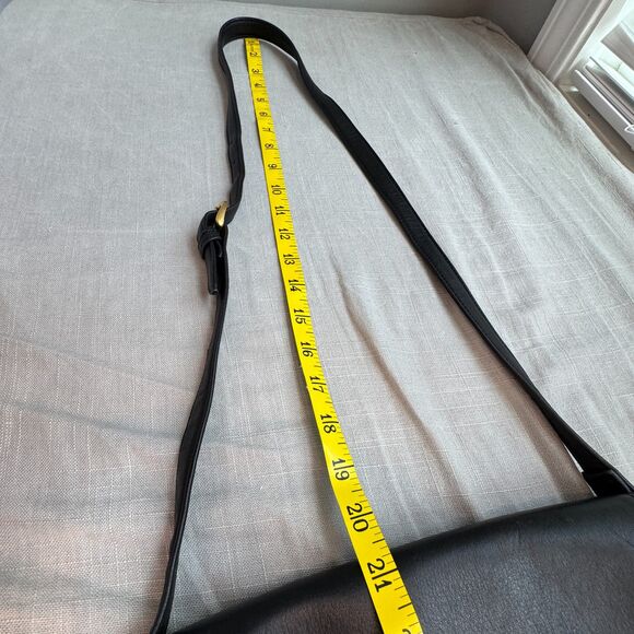 Etienne Aigner Navy Blue Leather Shoulder Bag – Gold Hardware – Adjustable Strap - Picture 6 of 13